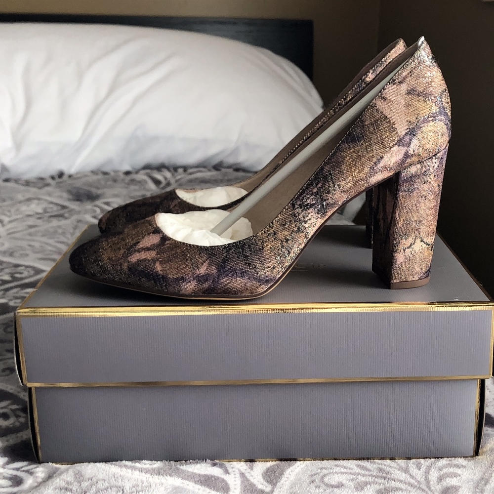 Louise Et Cie Jianna Stacked Heel Pump *New* - image 1